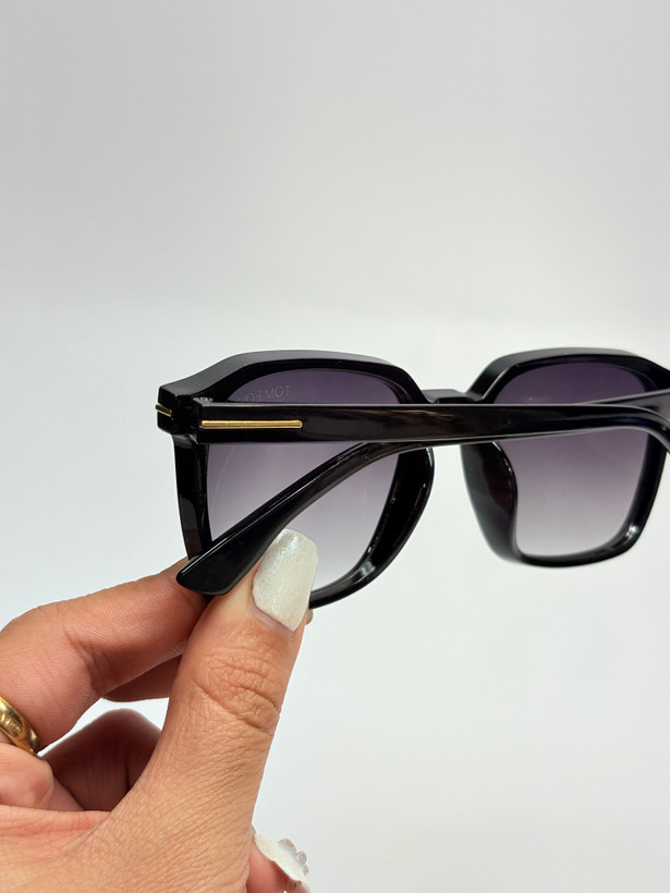 عینک افتابی زنانه TOM FORD 5057