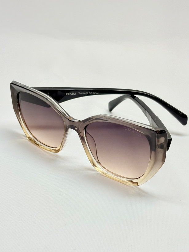 خرید عینک افتابی زنانه۵۰۵۲ PRADA | گالری روژانو
